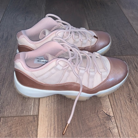 Air Jordan 11 Retro Low Sneakers Shoes Rose Gold Size 7 - Picture 3 of 8